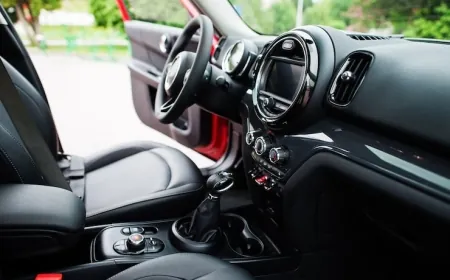 Xpeng P7: Martı Kanat Kapılar Otoparkta Sorun Olur mu?